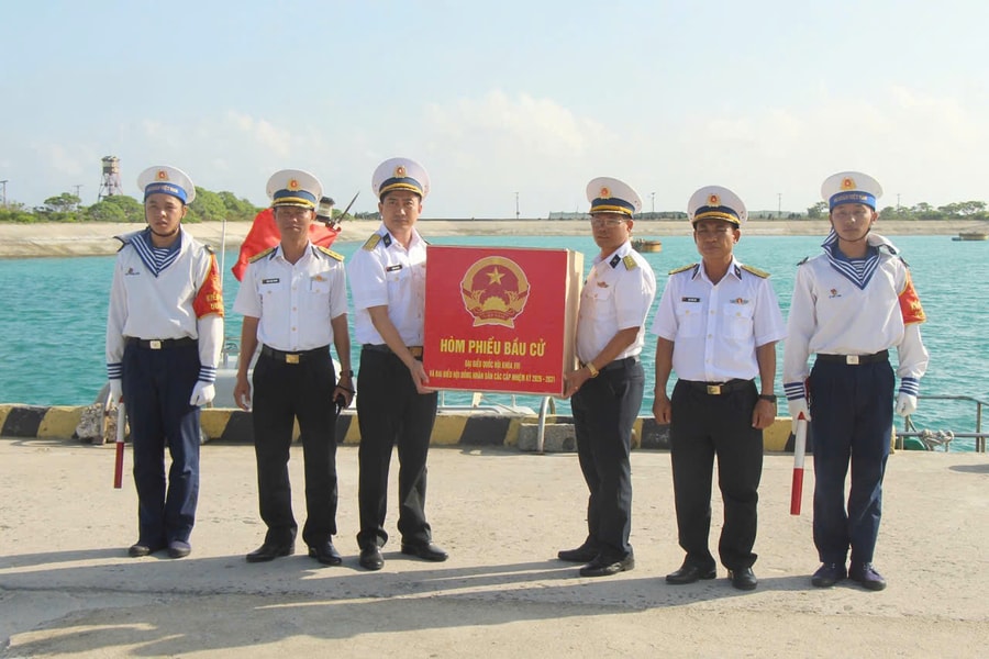 Tổ chức tốt các hội nghị tiếp xúc cử tri trước ngày bầu cử Quốc hội khóa XVI