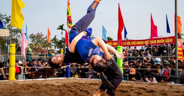 Hội vật làng Sình: Từ sới vật cổ truyền đến sân chơi đầu xuân