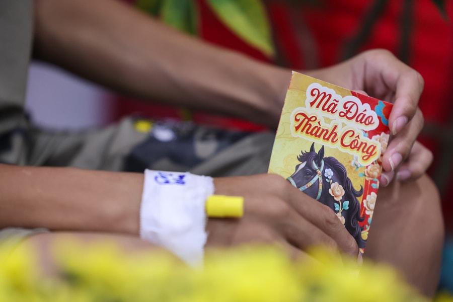 Nằm viện xuyên Tết vì sốt xuất huyết