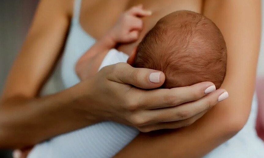 Quốc gia EU đầu tiên xóa sổ lây truyền HIV và giang mai từ mẹ sang con