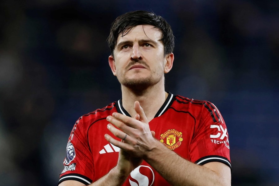 Khi Maguire rũ bùn đứng dậy ở Man Utd