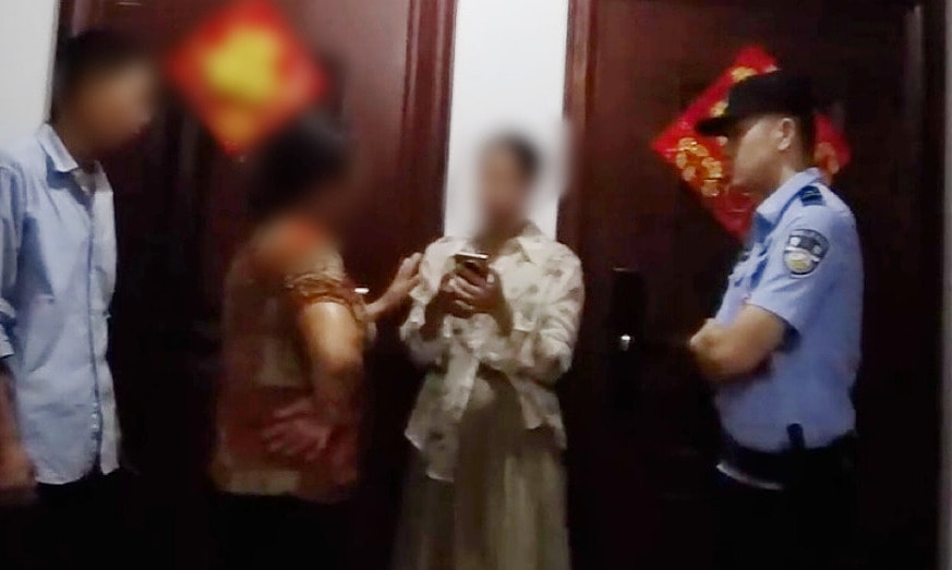 Bị kiện vì nhặt được điện thoại, giấu 4 tháng không trả