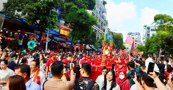 Đông nghịt người dự Lễ Nghinh Ông Quan Thánh Đế Quân