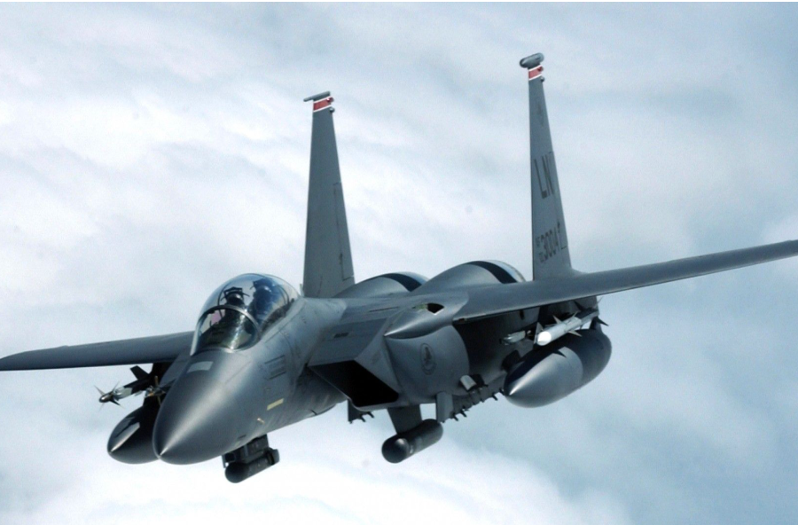 Kuwait bắn nhầm 3 máy bay chiến đấu của Mỹ, phi công nhảy dù thoát hiểm