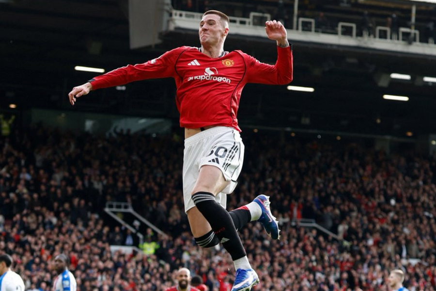 Ngoại hạng Anh: Man United chen chân vào Top 3