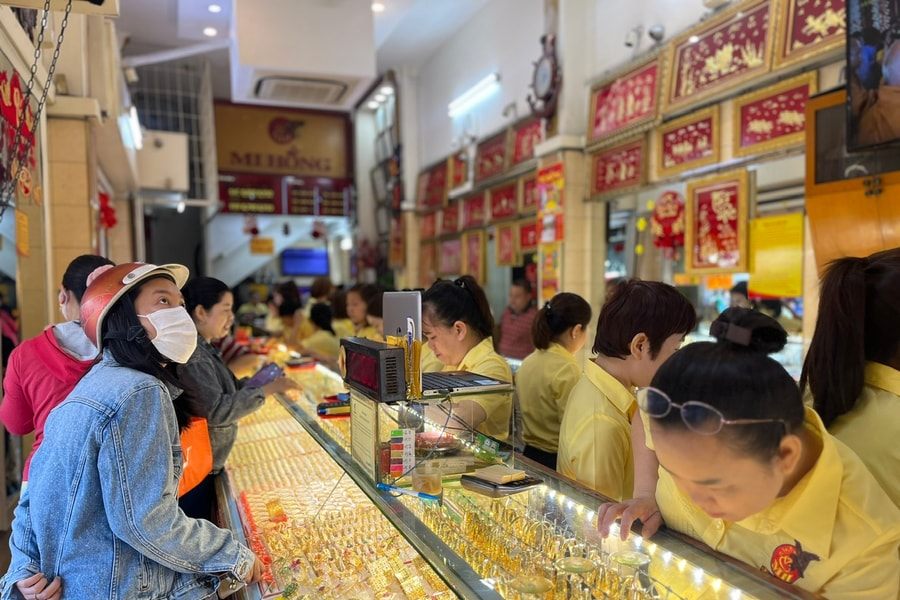 Có nên 'đu đỉnh' mua vàng lúc này?