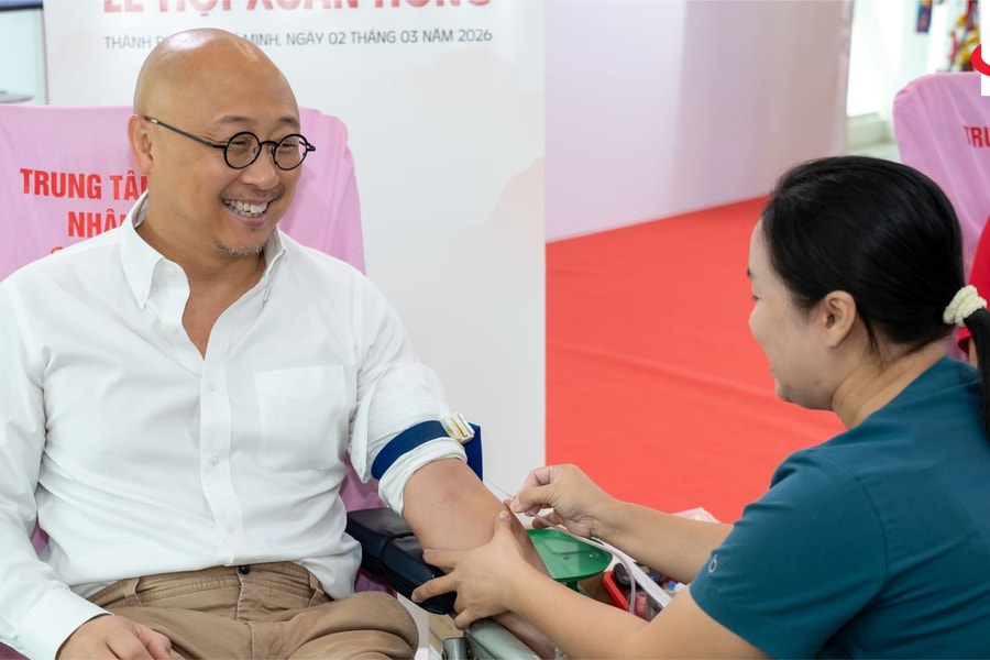 Hàng trăm nhân viên, tư vấn viên Prudential hiến máu hưởng ứng Lễ hội Xuân Hồng