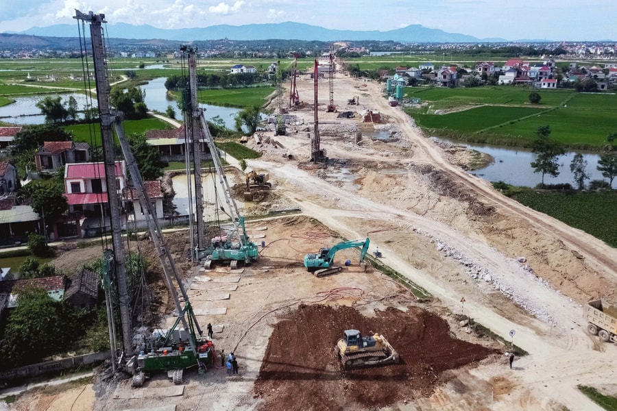 Nhà thầu thay công nghệ, đẩy nhanh tiến độ cao tốc Bắc Nam