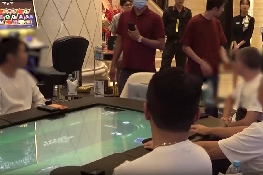 Cảnh sát đột kích sòng bạc trong hầm khách sạn 5 sao ở Nha Trang