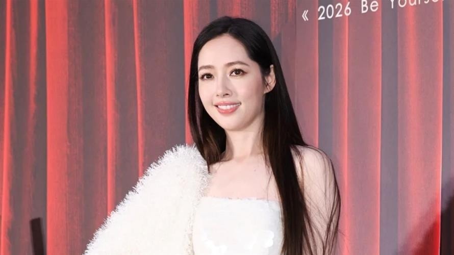 Ồn ào sau vụ trùm giải trí Hong Kong giao hết tài sản cho con dâu