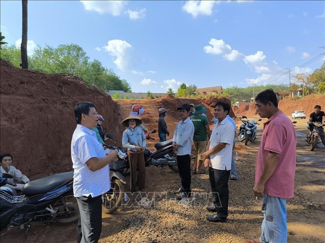 Đồng Nai xác minh làm rõ vụ 'Nhiều nhà dân 'treo cao' sau khi hạ cốt nền đường ĐT.753'