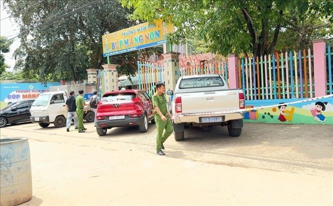 Bé trai 8 tuổi nghi bị điện giật tử vong khi chơi ở trường mầm non