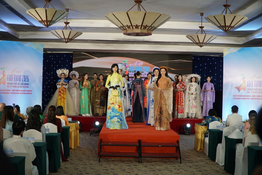 Lễ hội Áo dài TP Hồ Chí Minh quy tụ 400 bộ áo dài đặc sắc