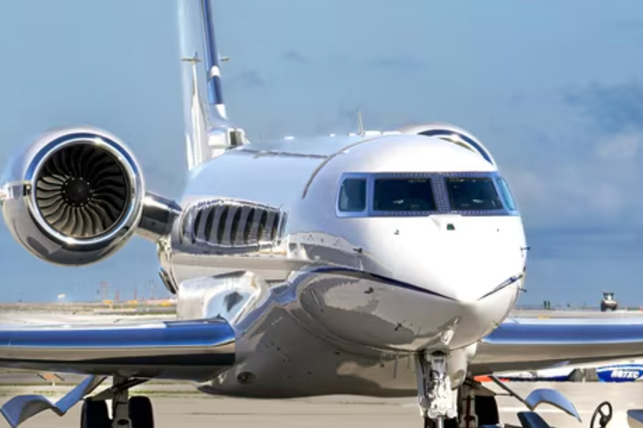 Giới siêu giàu đỏ mắt tìm máy bay chạy khỏi Dubai