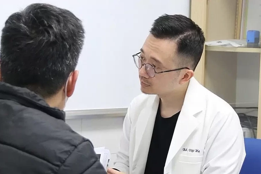 Mổ 'tìm' tinh trùng có gây yếu sinh lý?