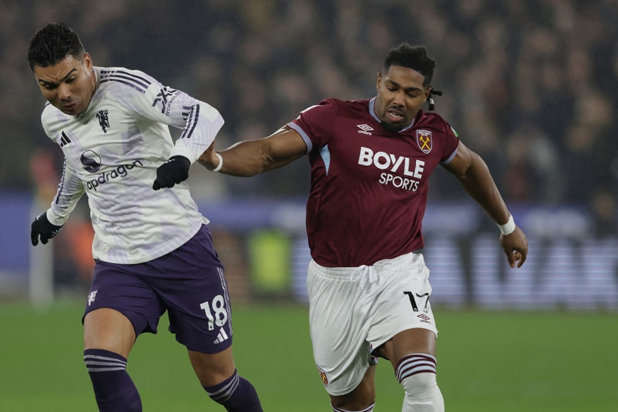 Ngôi sao Ngoại hạng Anh bị cấm tập tạ vì thừa cơ bắp