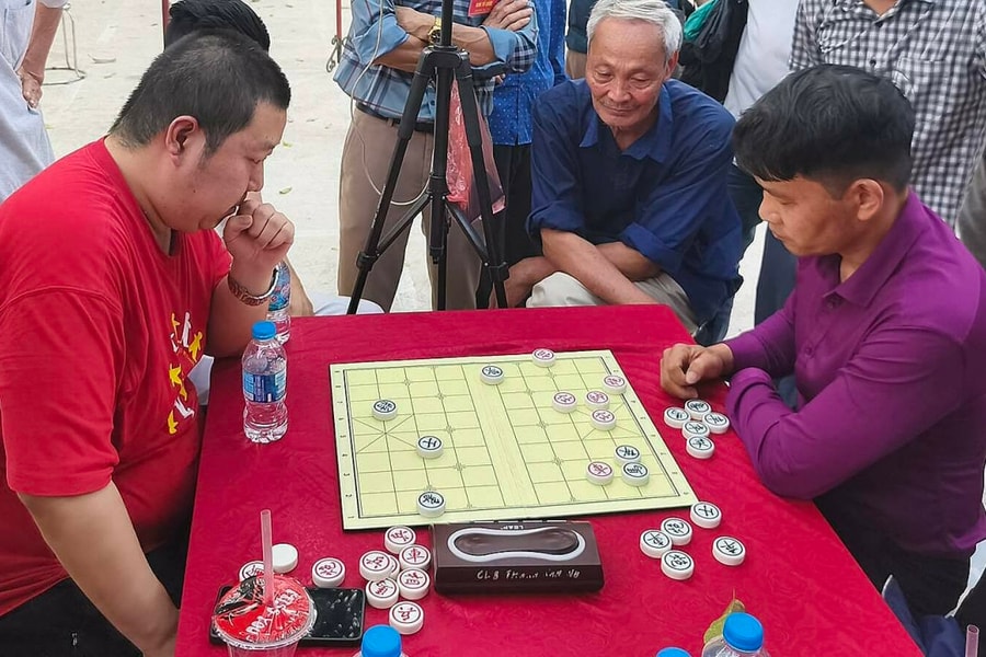 Cao thủ cờ tướng Trung Quốc thua ngay vòng loại hội làng Việt Nam