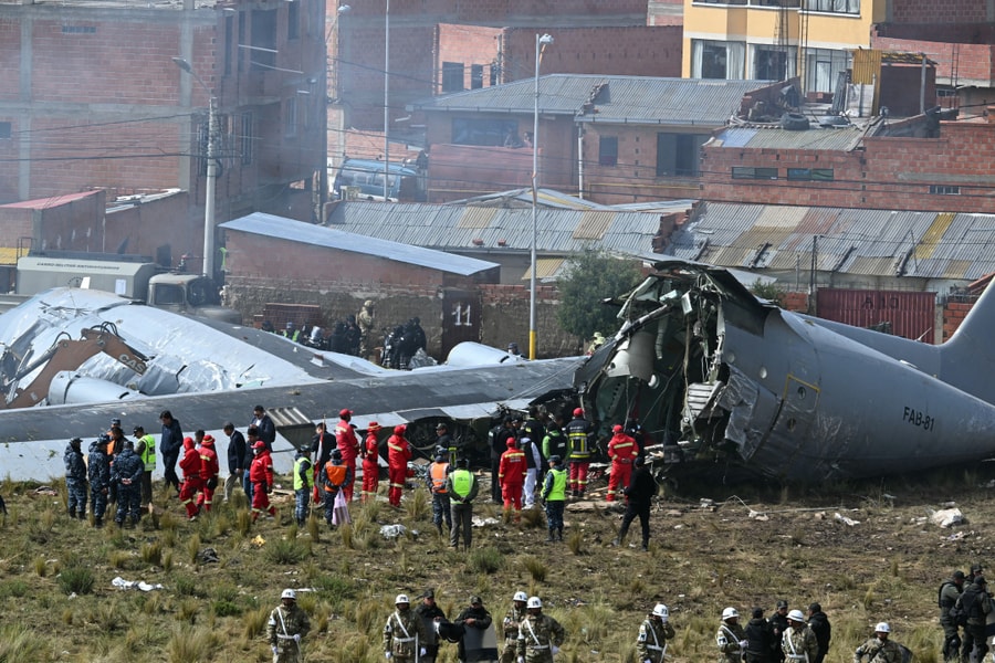 Bolivia truy tìm tiền mặt bị đánh cắp sau vụ máy bay gặp nạn