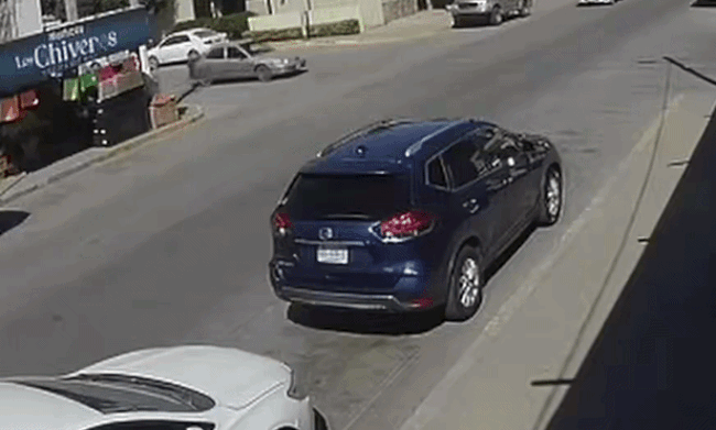 Nữ tài xế văng khỏi ôtô vì không thắt dây an toàn