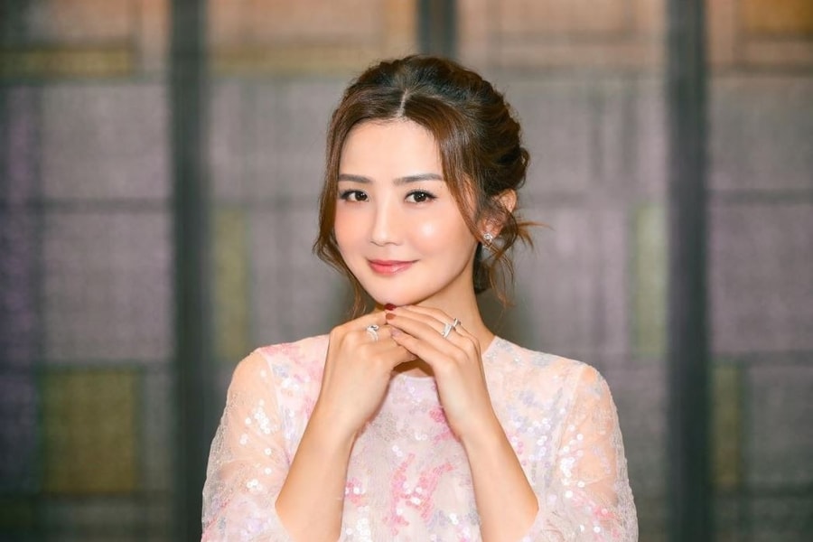 Thái Trác Nghiên sống chung với bạn trai PT kém 10 tuổi