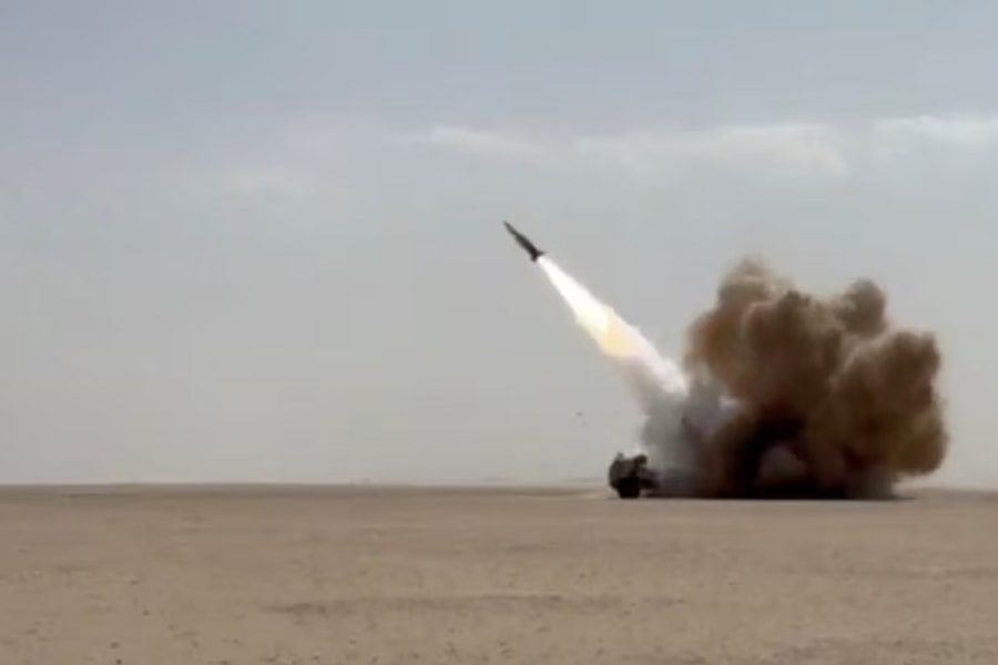 Ông Trump họp khẩn lãnh đạo tập đoàn quốc phòng, gấp rút sản xuất vũ khí