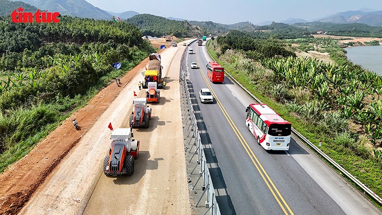 Nhộn nhịp đại công trường mở rộng cao tốc Nội Bài – Lào Cai