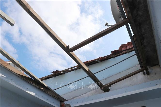 Quảng Ngãi khẩn trương hỗ trợ người dân khắc phục hậu quả dông lốc