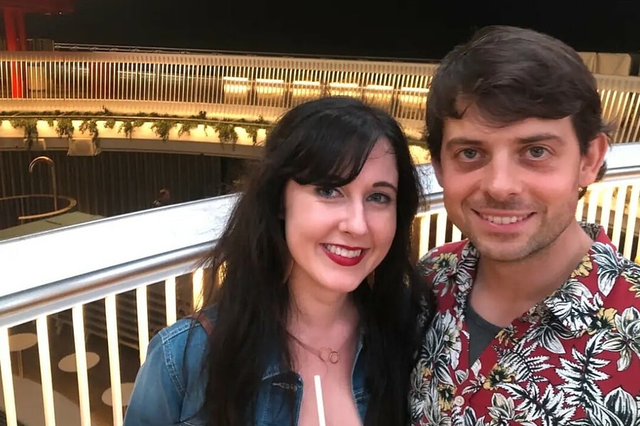 Nữ du khách Anh phải lòng nhạc công nhờ cuộc hẹn trên du thuyền