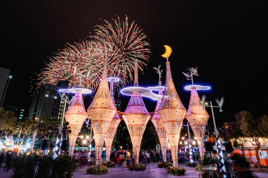 Khách đổ đến lễ hội đèn lồng lớn nhất Đài Loan