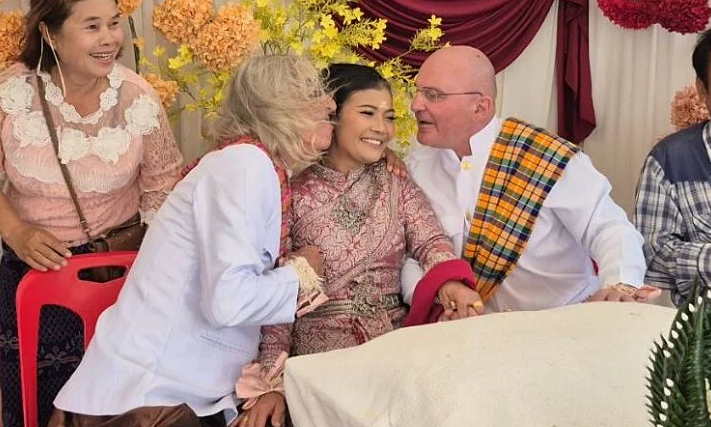 Cô dâu gây sốc khi cưới luôn bạn thân của chồng