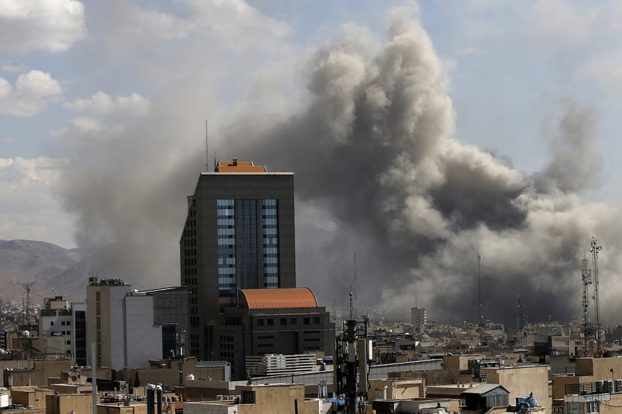 Israel dọa hạ sát bất cứ ai được bầu làm lãnh tụ Iran