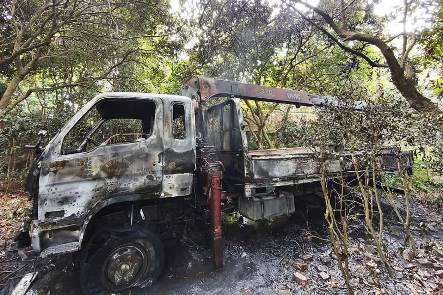 Xe tải vướng dây điện, tài xế tử vong