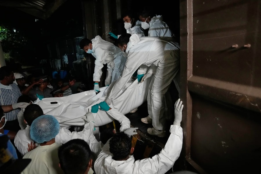 Video cận cảnh tàu ngầm Mỹ bắn chìm chiến hạm hộ vệ Iran