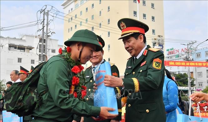 Tạo điều kiện để các tân binh phát huy năng lực, sở trường