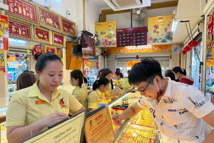 Giá vàng SJC quanh 184,2 triệu đồng/lượng, thế giới tiếp tục tăng