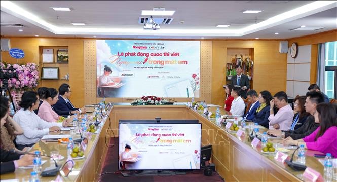 Chắp cánh tương lai cho học sinh, sinh viên qua cuộc thi viết 'Ngày mai trong mắt em'