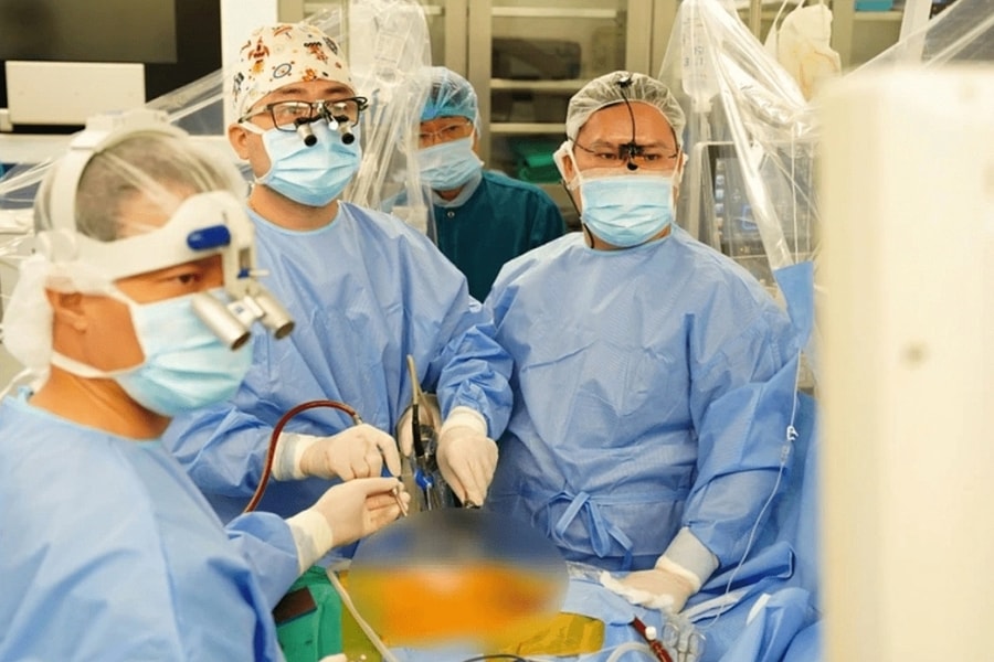 Ho ra máu kéo dài do khối phồng mạch máu hiếm gặp