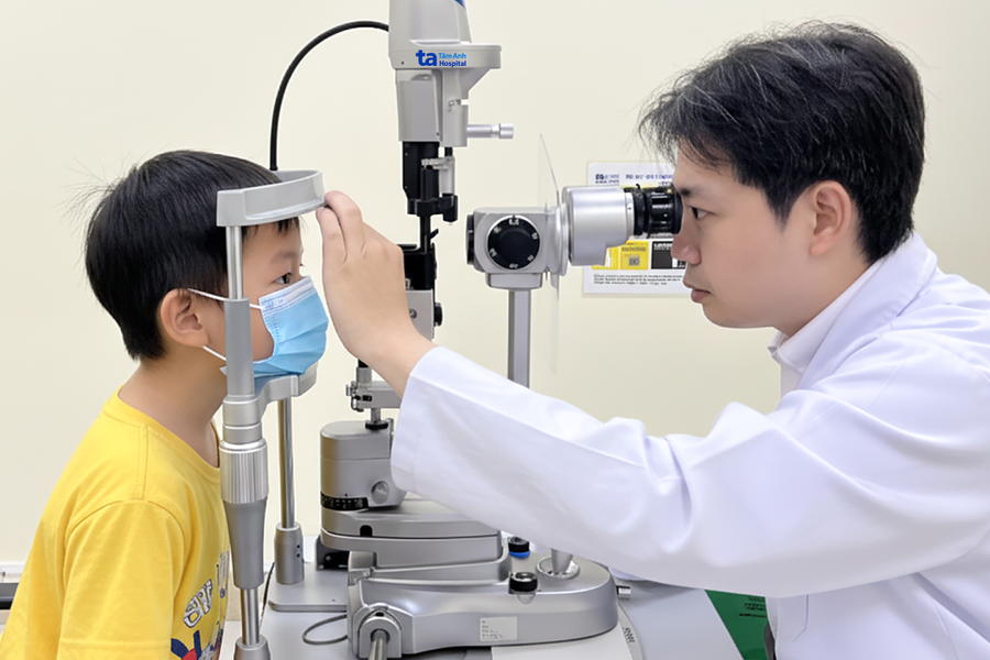 Điều gì xảy ra khi trẻ cận thị sớm?