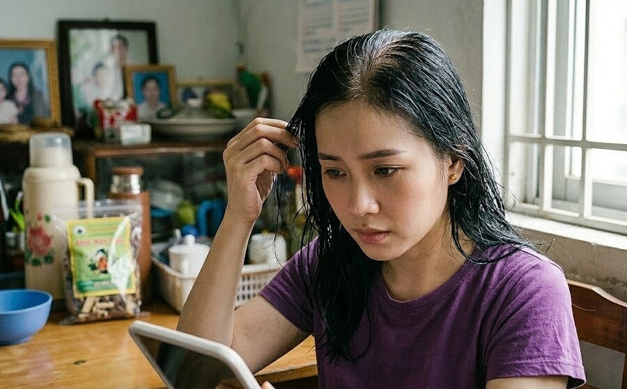 Vì sao tóc dễ rụng khi trời nồm ẩm?