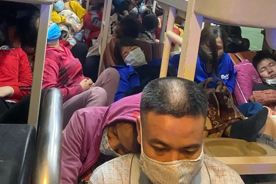 Hiểm họa từ xe giường nằm 'nhồi nhét'