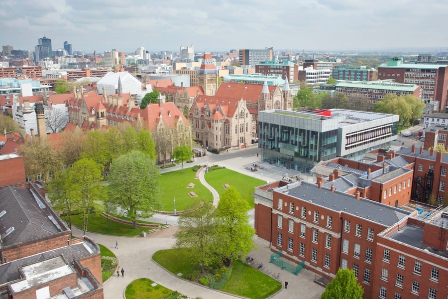 Anh dừng visa du học ở bốn nước