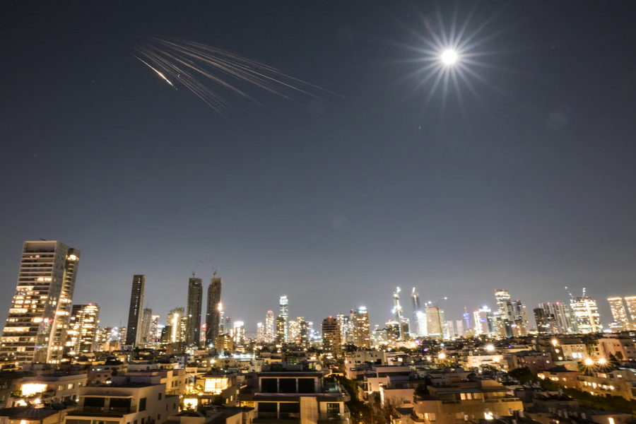 Israel tập kích quy mô lớn vào thủ đô Lebanon