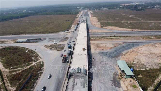 Đôn đốc hoàn thành giải phóng mặt bằng 2 dự án kết nối sân bay Long Thành trong tháng 3