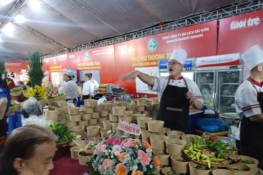 12.000 tô phở miễn phí đến với công nhân, người lao động tại Bàu Bàng