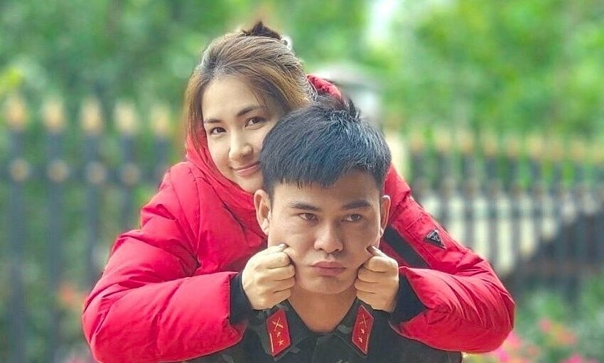 Bốn năm yêu kín tiếng của Hòa Minzy