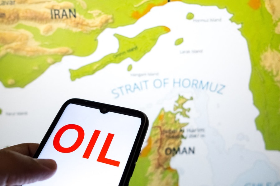 Tàu hàng ở châu Á chật vật tìm dầu