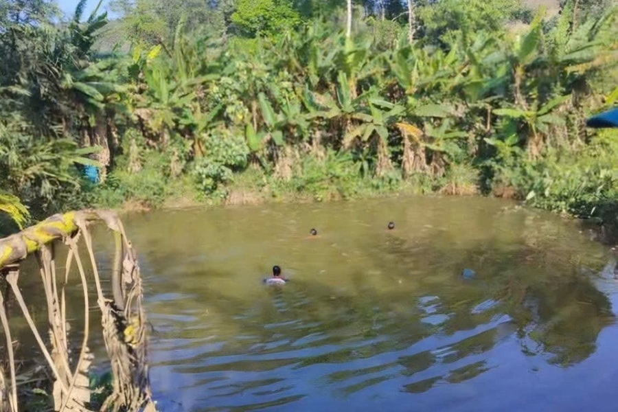 Theo cha mẹ lên rẫy, cháu bé 9 tuổi đuối nước thương tâm