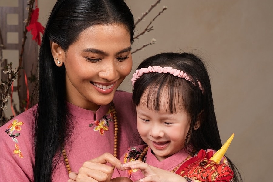 Trương Thị May công khai con gái