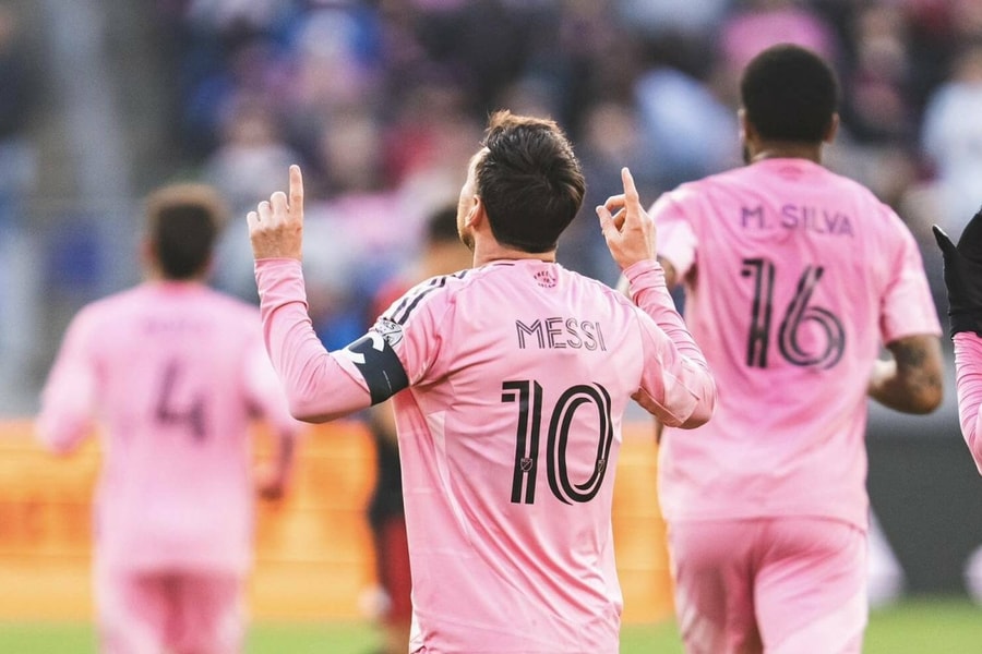 Messi tiến sát mốc 900 bàn thắng