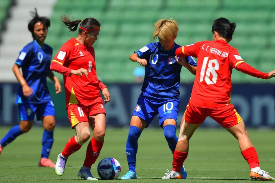 Đối thủ thắng đậm, tuyển nữ Việt Nam gặp khó